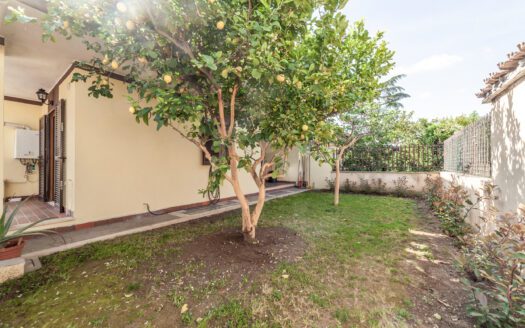COLLEVERDE, VILLA CON BOX AUTO
