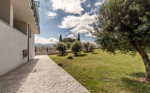 CARCIBOVE, APPARTAMENTO IN VILLA