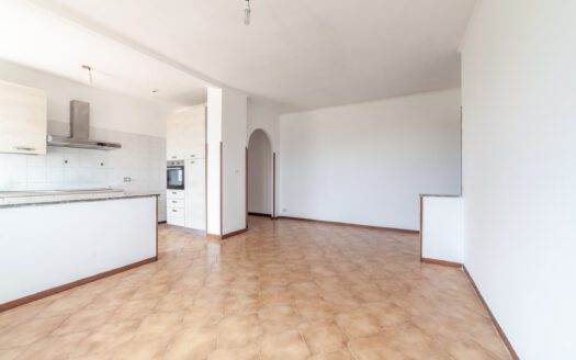COLLEVERDE, TRILOCALE CON POSTO AUTO