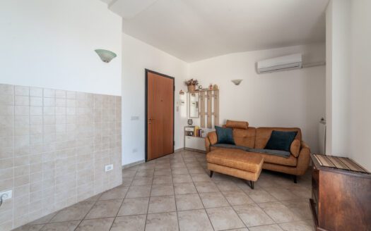 GUIDONIA CENTRO, TRILOCALE CON TERRAZZO