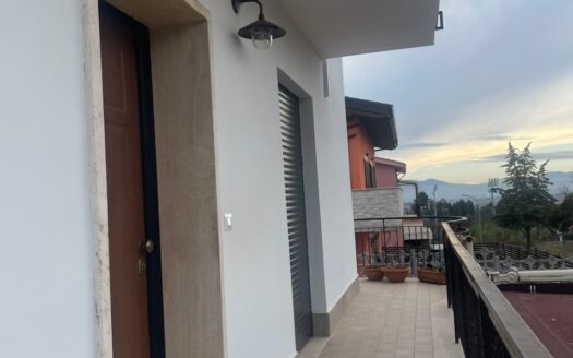 AFFITTO QADRILOCALE, IN PARTE RISTRUTTURATO, DOPPI SERVIZI