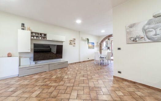 GUIDONIA CENTRO, APPARTAMENTO IN VILLA, DOPPI SERVIZI