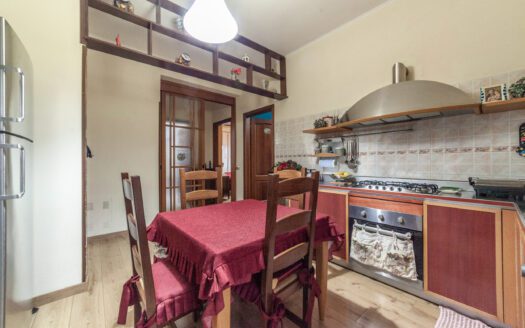 GUIDONIA CENTRO, TRILOCALE IN BUONO STATO