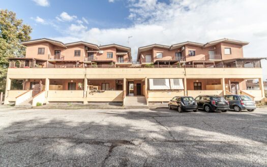 GUIDONIA CENTRO, APPARTAMENTO IN VILLA, DOPPI SERVIZI