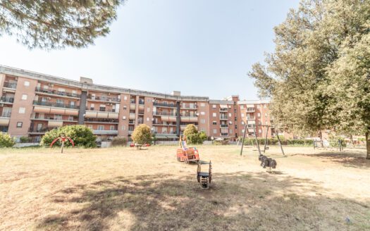COLLEFIORITO, TRILOCALE CON POSTO AUTO