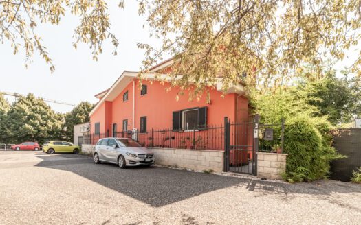GUIDONIA CENTRO, VILLA BIFAMILIARE RECENTE COSTRUZIONE