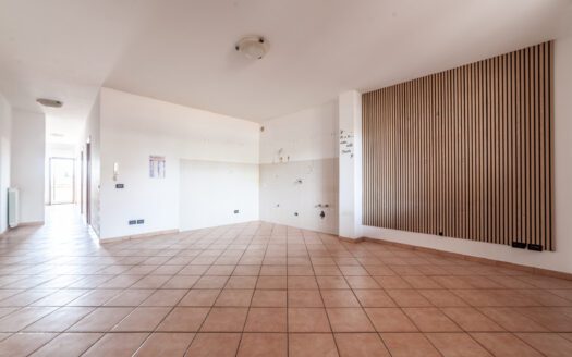 SETTEVILLE NORD, TRILOCALE CON BALCONE