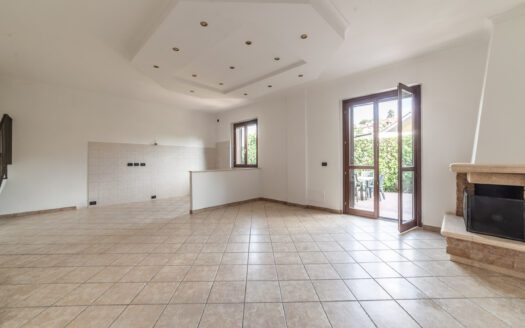 MARCO SIMONE, DUPLEX, AMPIO GIARDINO