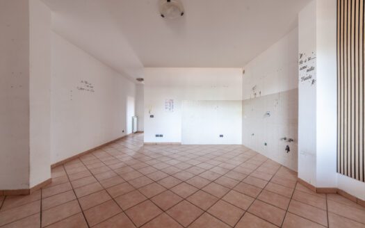 SETTEVILLE NORD, TRILOCALE CON BALCONE