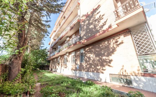 GUIDONIA CENTRO, TRILOCALE CON DOPPI SERRVIZI E CANTINA